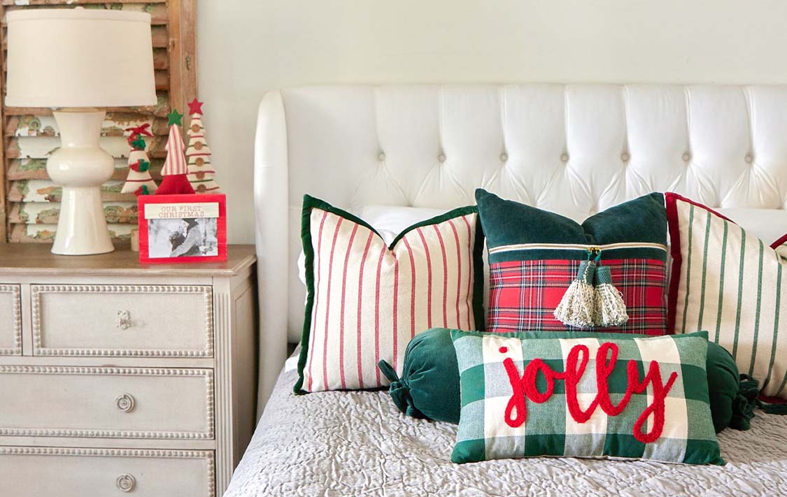 christmas pillow finder