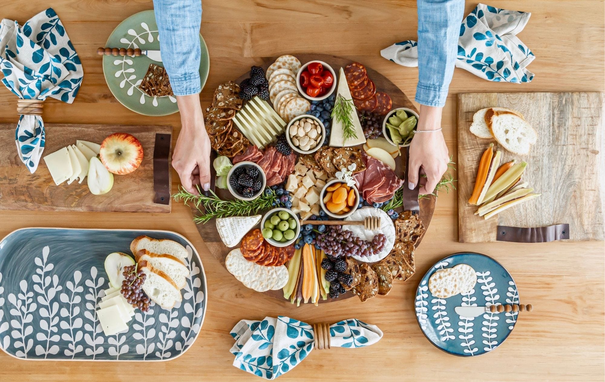 How to build a charcuterie board