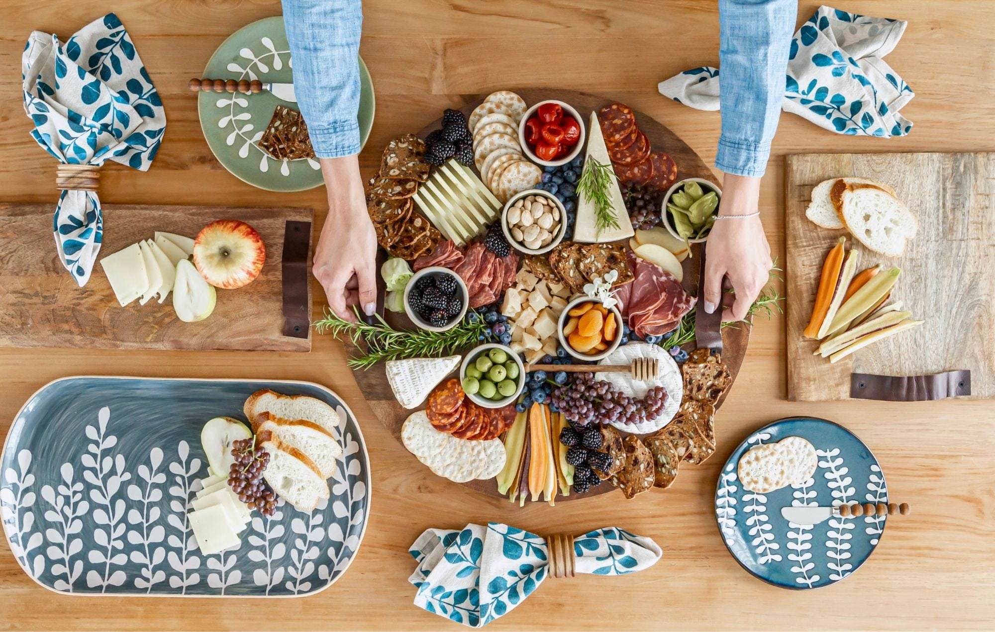 How to build a charcuterie board